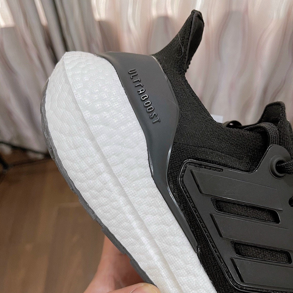 ULTRABOOST 8.0 CORE BLACK WHITE (COD) 🚚19 RS ADVANCE