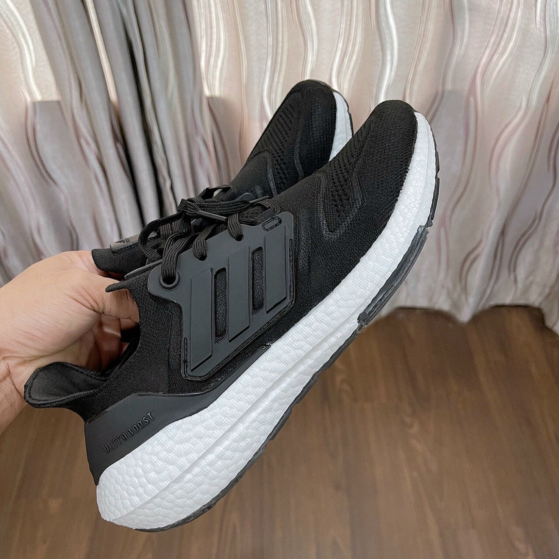 ULTRABOOST 8.0 CORE BLACK WHITE (COD) 🚚19 RS ADVANCE